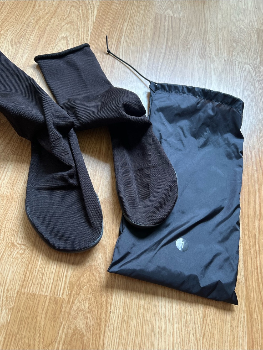 Black Yeezy Performance Shoes with Carry Pouch